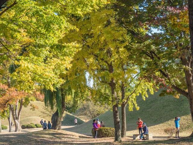 Burial Mounds of the Silla Royalty and Aristocracy 