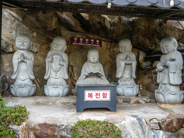 Academic Study Buddhas at  Haedong Yonggungsa Temple 