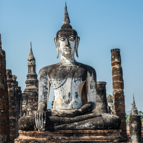 Sitting Buddha in the wihan of Wat Mahathat 