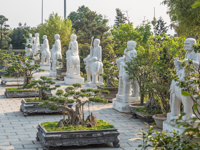 Bai But Linh Ung Pagoda. 