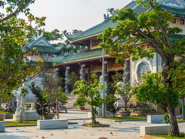  Buddha Shakyamuni statue