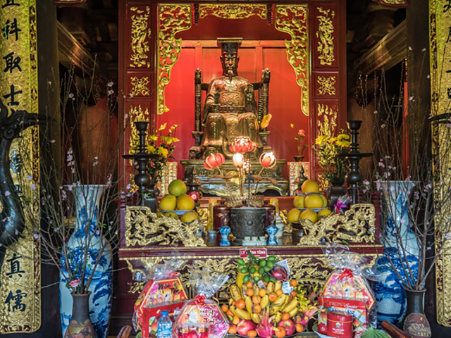 Altar to Chu Van An 