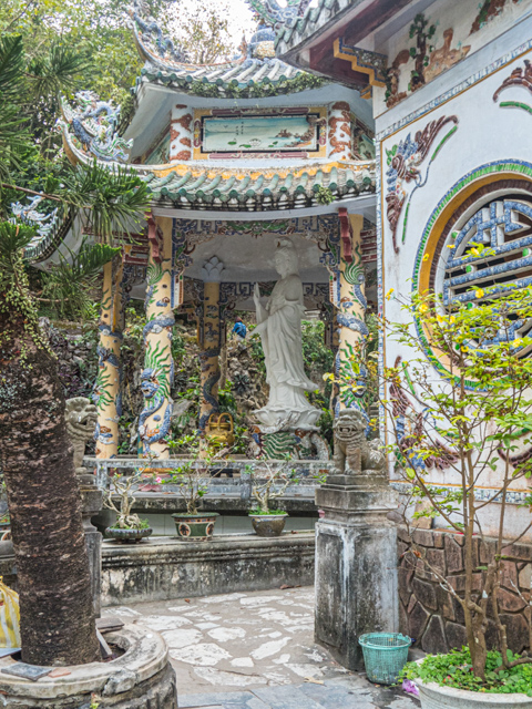 Lady Buddha at Linh Ung Pagoda 