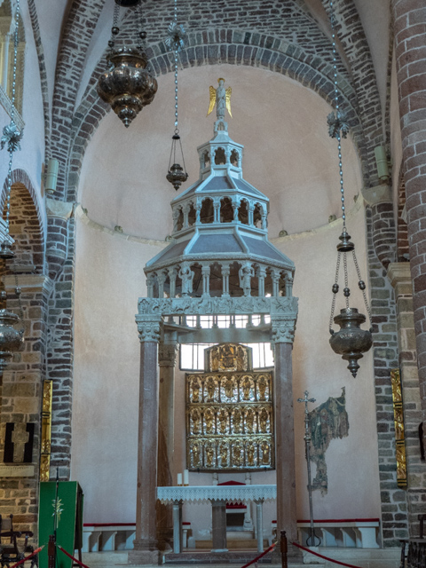  Main alter of Cathedral of Saint Tryphon