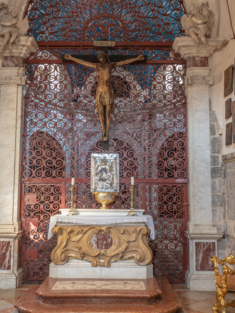  Grid in Front of Requary Chapel