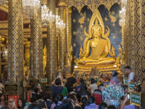   Main wihan of Wat Phra Si Rattana Mahathat 